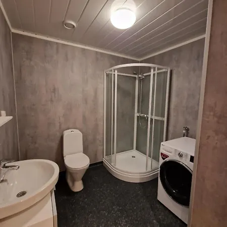 Apartment Private With Shared Kitchen, Bathroom And Tv
