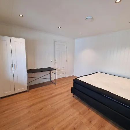 Leilighet Private With Shared Kitchen, Bathroom And Tv *