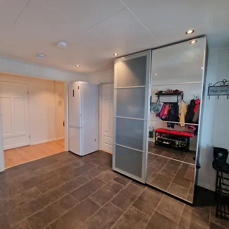 Private With Shared Kitchen, Bathroom And Tv Leilighet Gjøvik